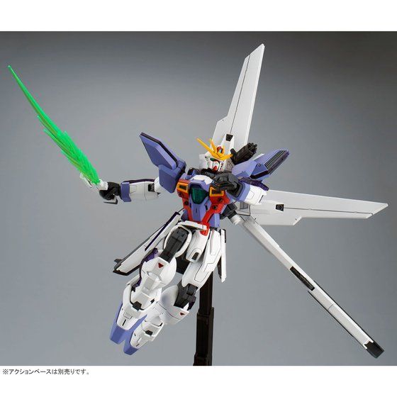 �l�f 1/100 �K���_���w�R���@�y�Ĕ́z�y�Q�O�Q�U�N�W�������z