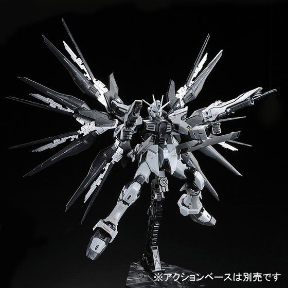 RGフリーダムディアクティブモード&ストライクフリーダムチタニウムフィニッシュ RG 1/144 ストライクフリーダムガンダム ディアクティブモード【再販