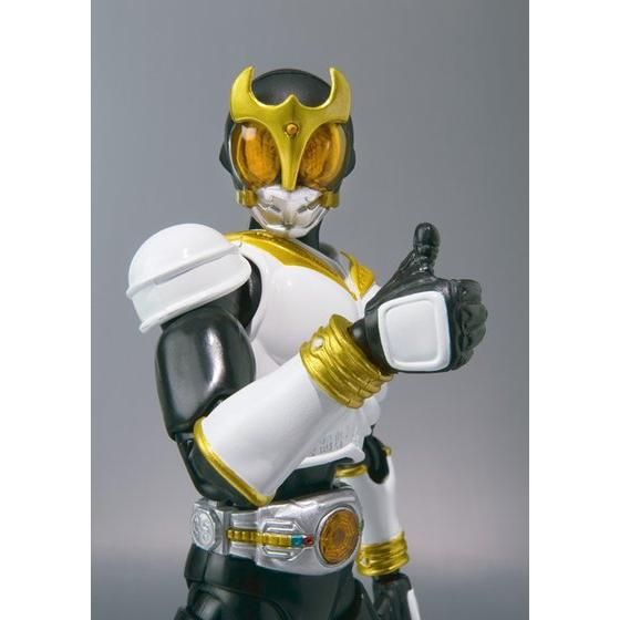 Amazon.co.jp: S.H.フィギュアーツ 仮面ライダークウガ