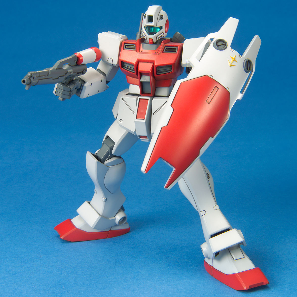 Amazon.com: MG 1/100 ジム・コマンド(宇宙戦仕様) プラモデル