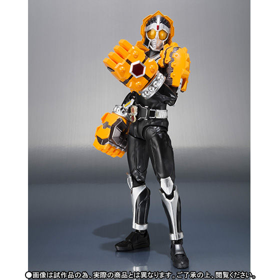 輸送箱未開封】S H Figuarts 仮面ライダーナックル クルミ