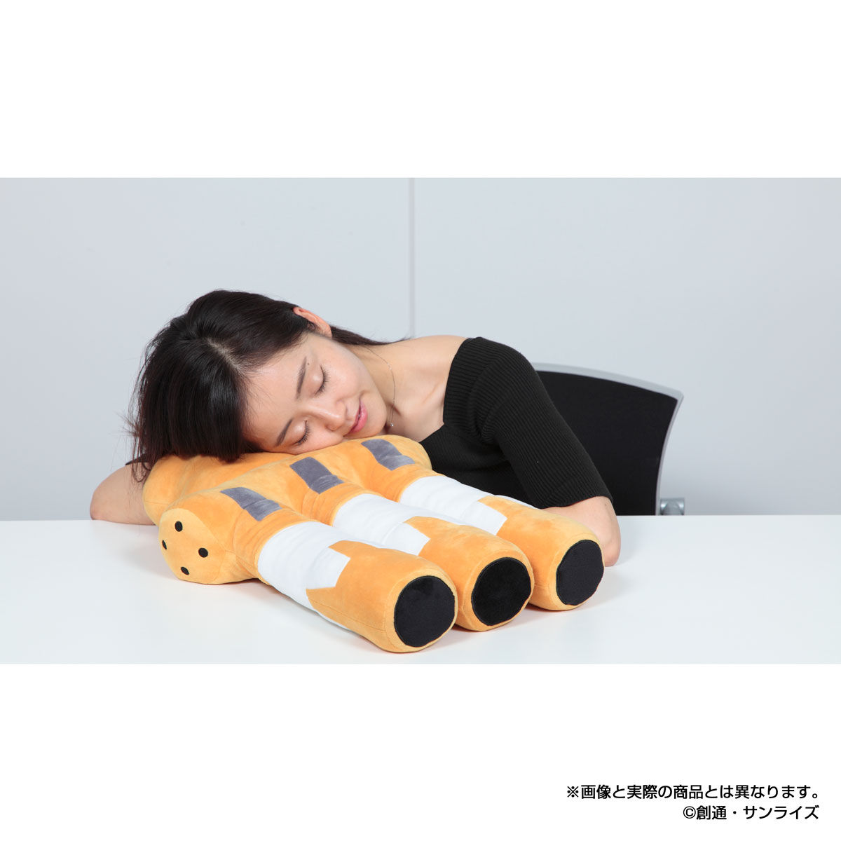 ひとやすみ腕枕 アームピロー クッション ガンダムシリーズ ファッション アクセサリー バンダイナムコグループ公式通販サイト