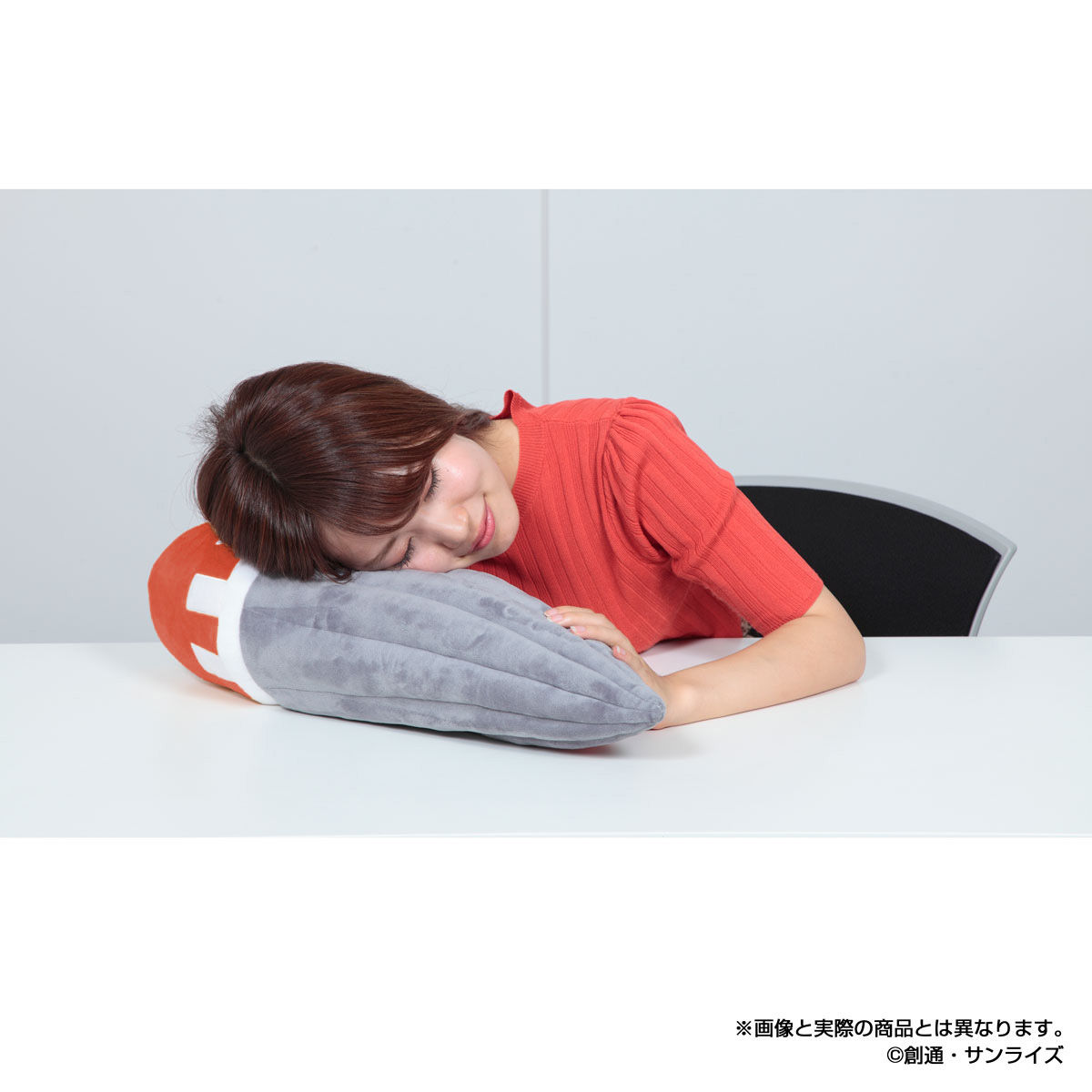 ひとやすみ腕枕 アームピロー クッション ガンダムシリーズ ファッション アクセサリー バンダイナムコグループ公式通販サイト