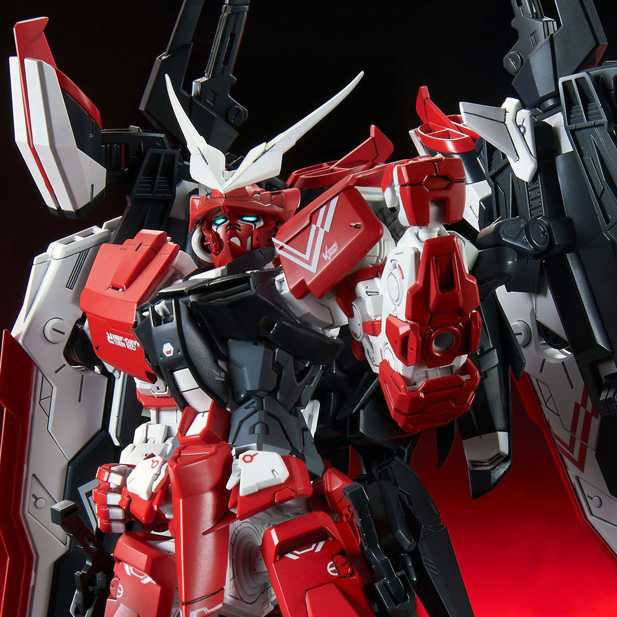 MG 1/100 MBF-P02VV Gundam Astray Turn Red