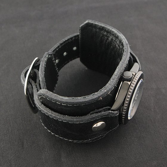 仮面ライダークウガ × Red Monkey designs Collaboration Wristwatch