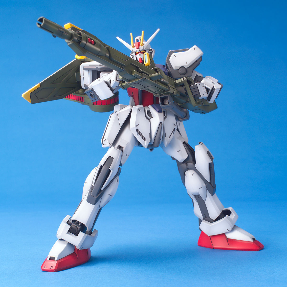 1/100 ランチャーストライク ガンダム ガンプラ 完成品