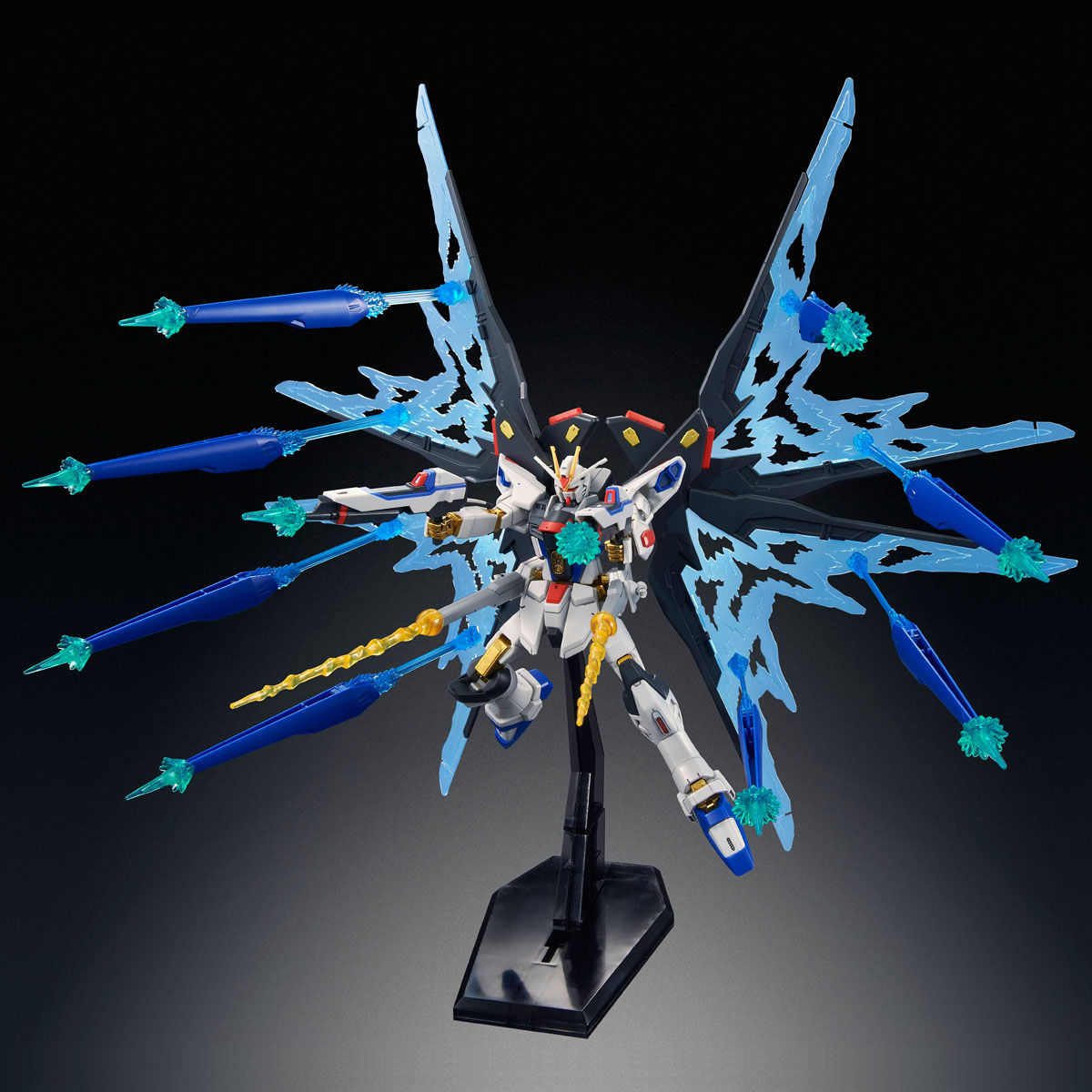 HGCE 1/144 ストライクフリーダムガンダム 光の翼DXエディションちょっと検討させて頂きます