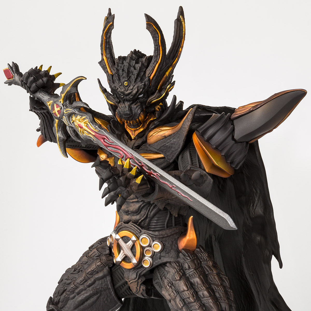 呀_キバ_S.H.Figuarts(真骨彫製法) 牙狼〈GARO〉 暗黒騎士キバ