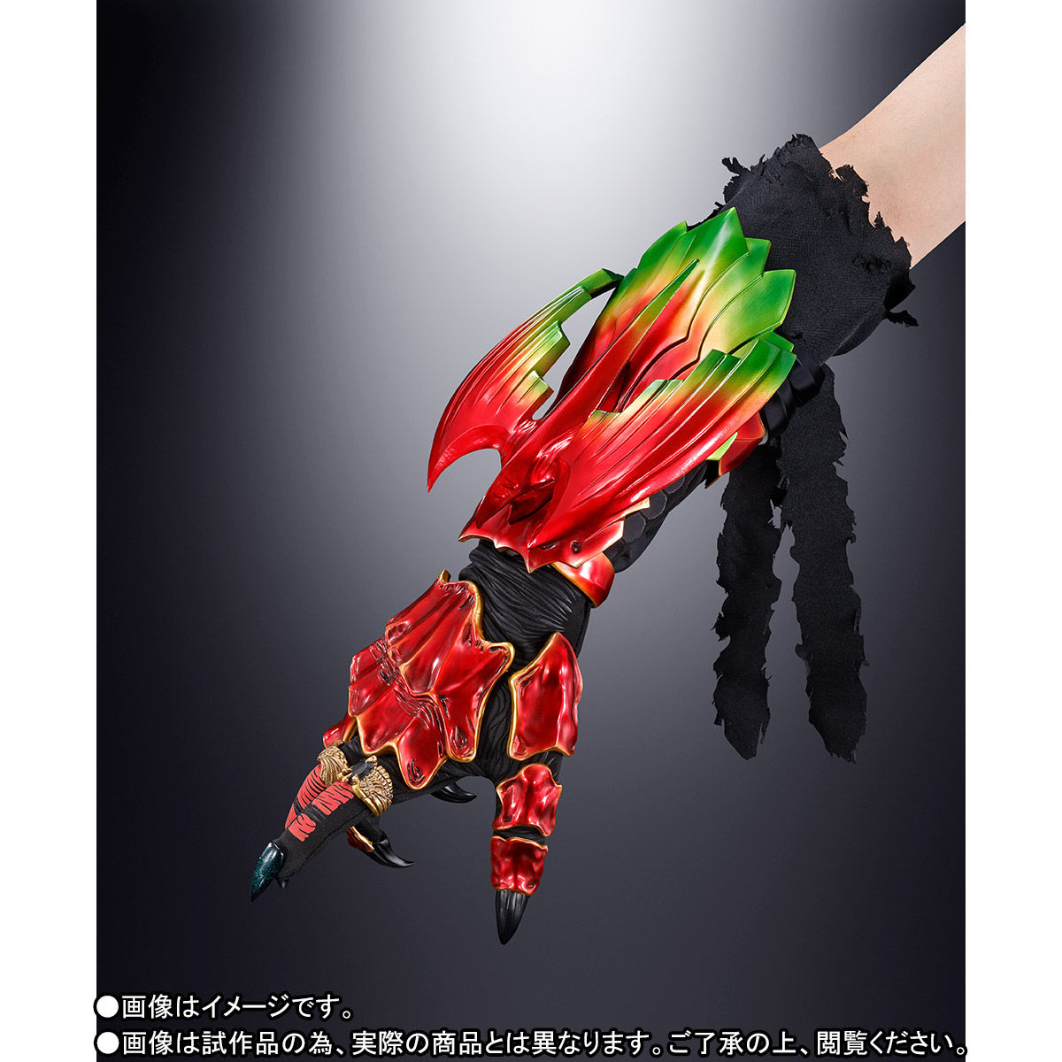 仮面ライダーオーズ アンクの割れたメダルペンダント - アクセサリー