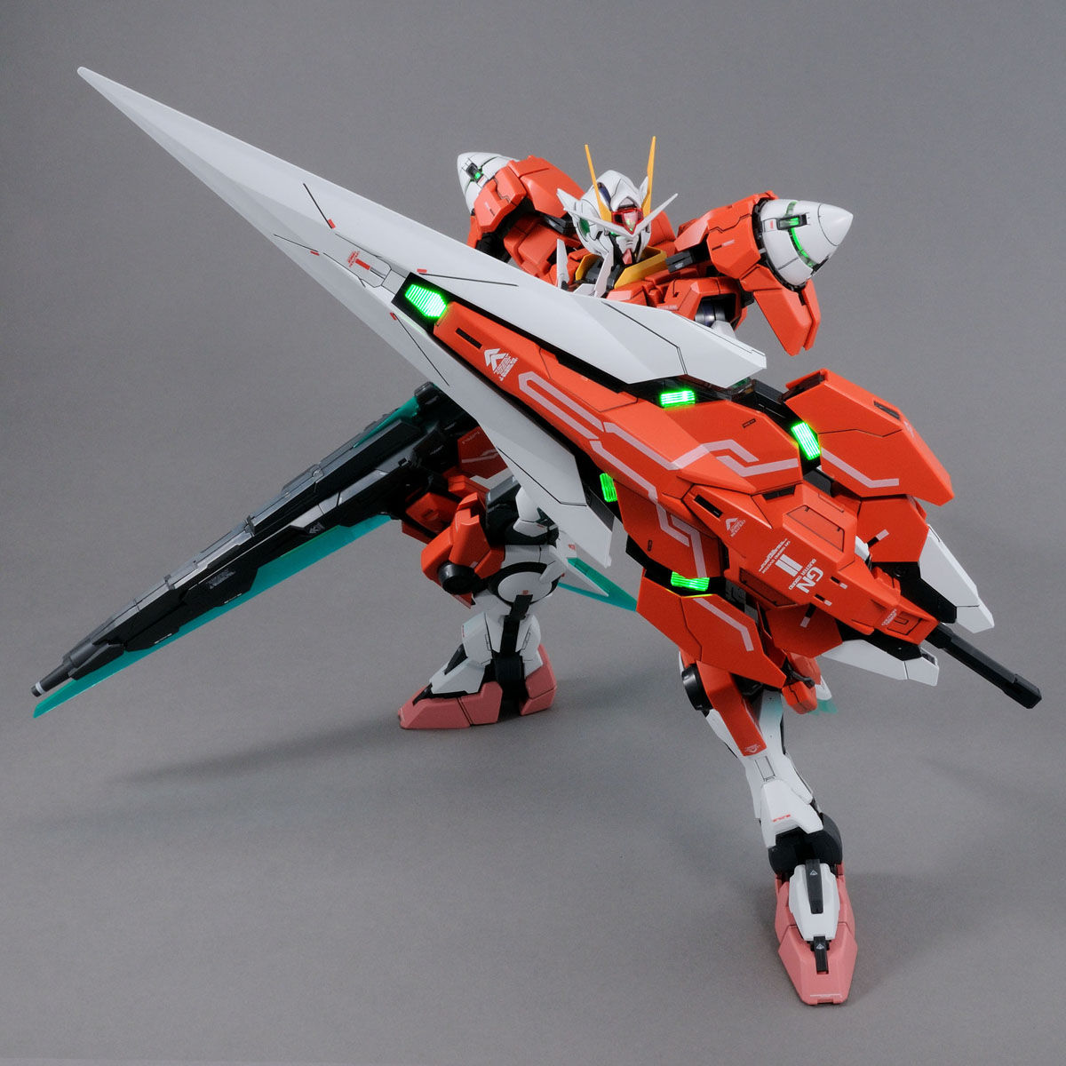 経典 PG 1/60 ガンプラ ダブルオーガンダムセブンソード/G 模型 