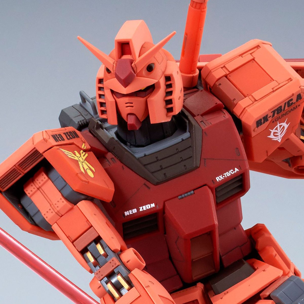 ＭＧ 1/100 キャスバル専用ガンダム Ｖｅｒ．３．０【再販】 【２次