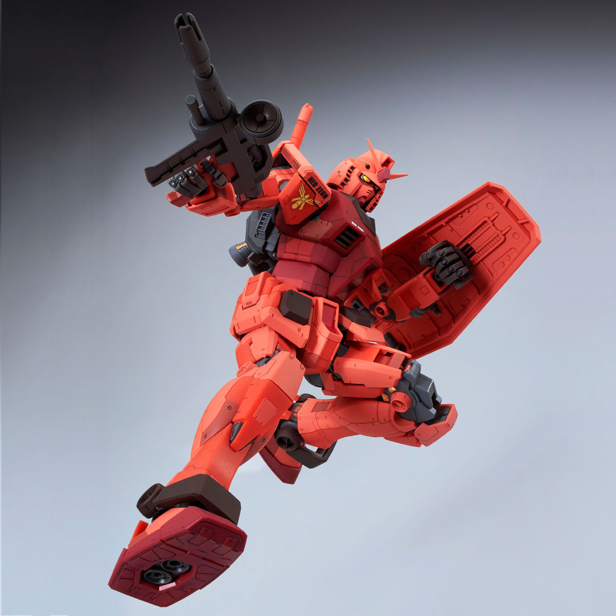 ＭＧ 1/100 キャスバル専用ガンダム Ｖｅｒ．３．０【再販】 【２次 ...