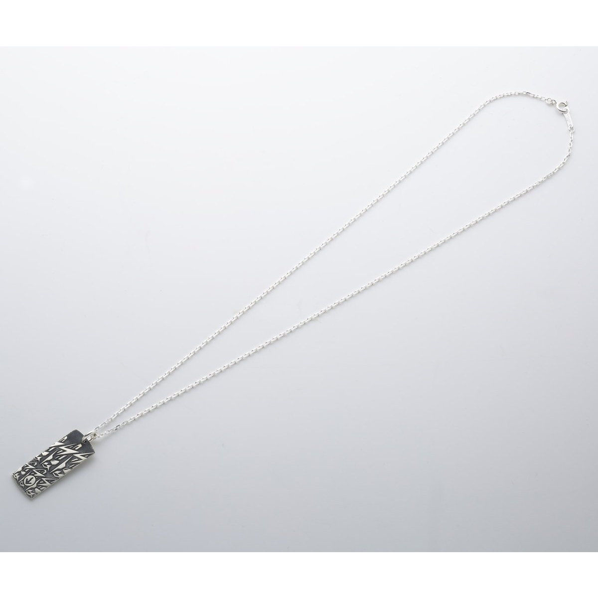 シルバーメタルペンダント　kururi 仮面ライダーゼロワン×haraKIRI メタルクラスタホッパー