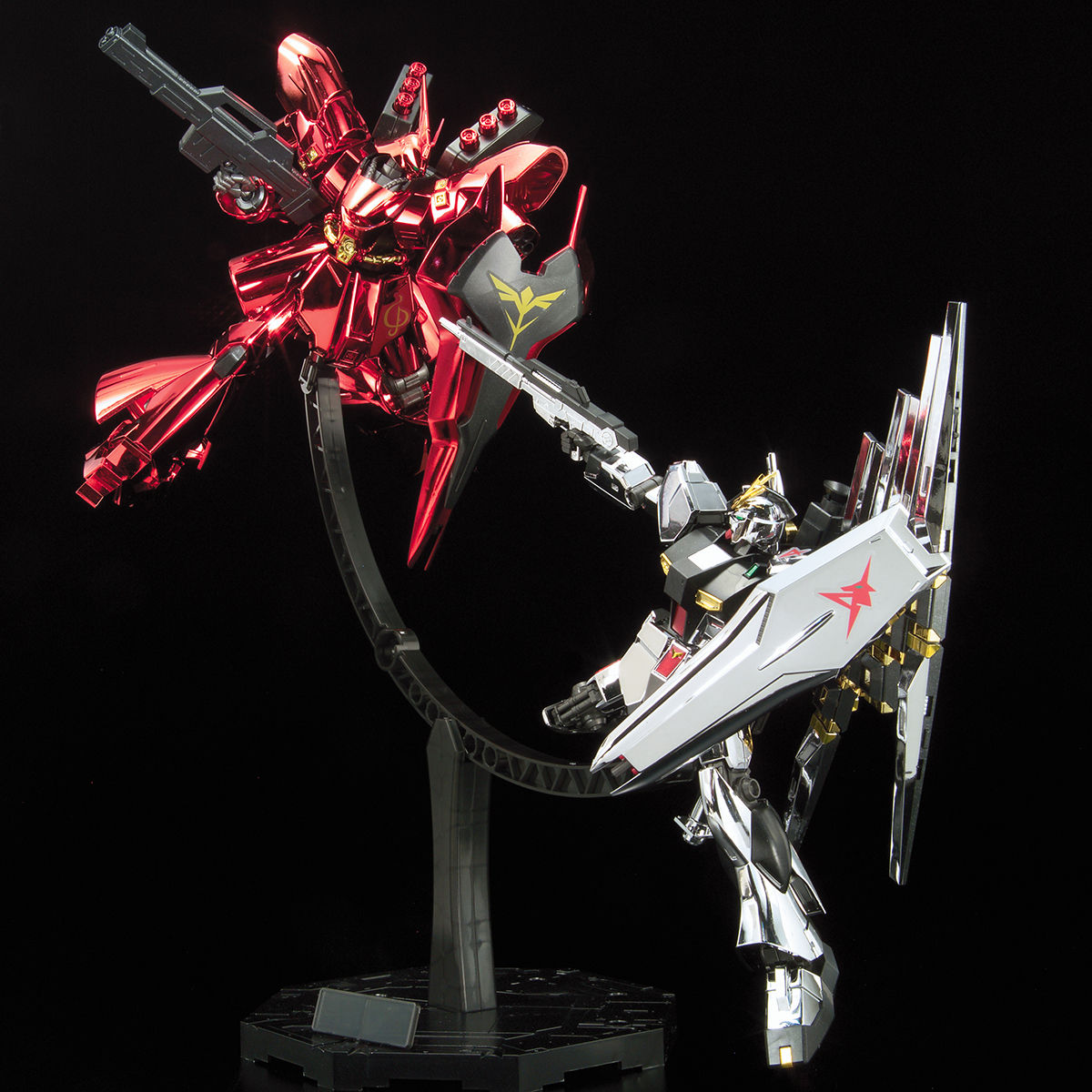 HGUC 1/144 RX-93 Nu Gundam + MSN-04 Sazabi(The Fateful Battle Set Special Coating)