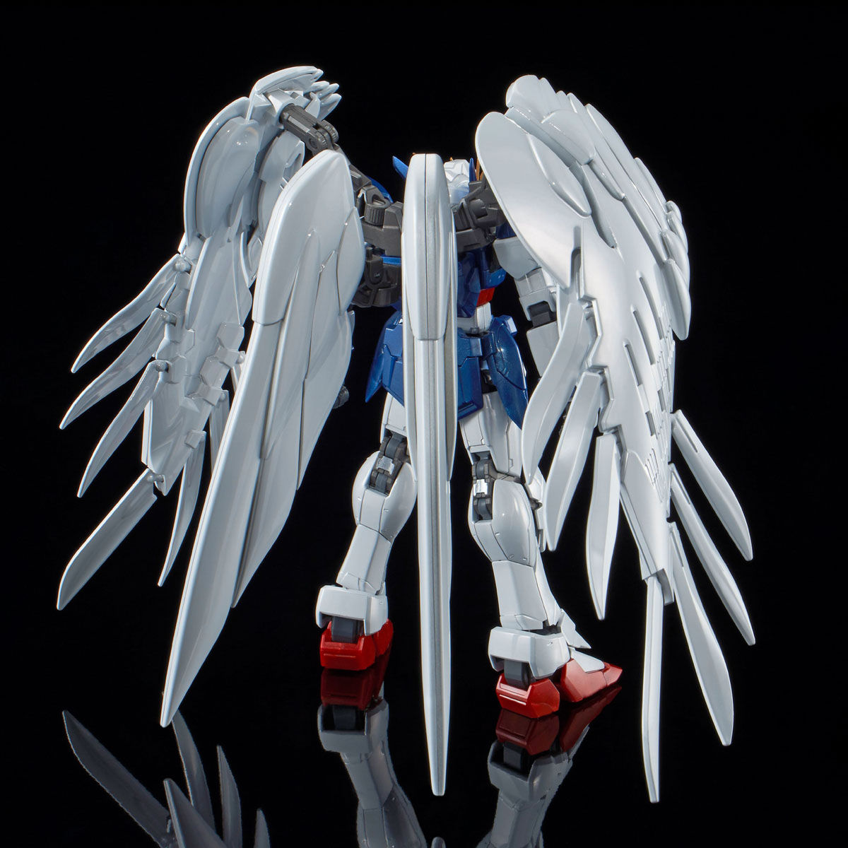 ＲＧ 1/144 ウイングガンダムゼロ ＥＷ & ドライツバーク［チタニウム