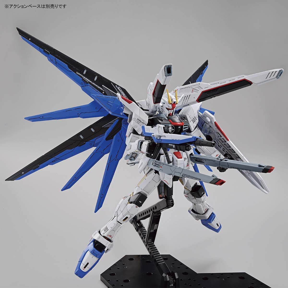 新品 SRモデル】1/100 フリーダムガンダム 合金完成品 可動 フィギュア