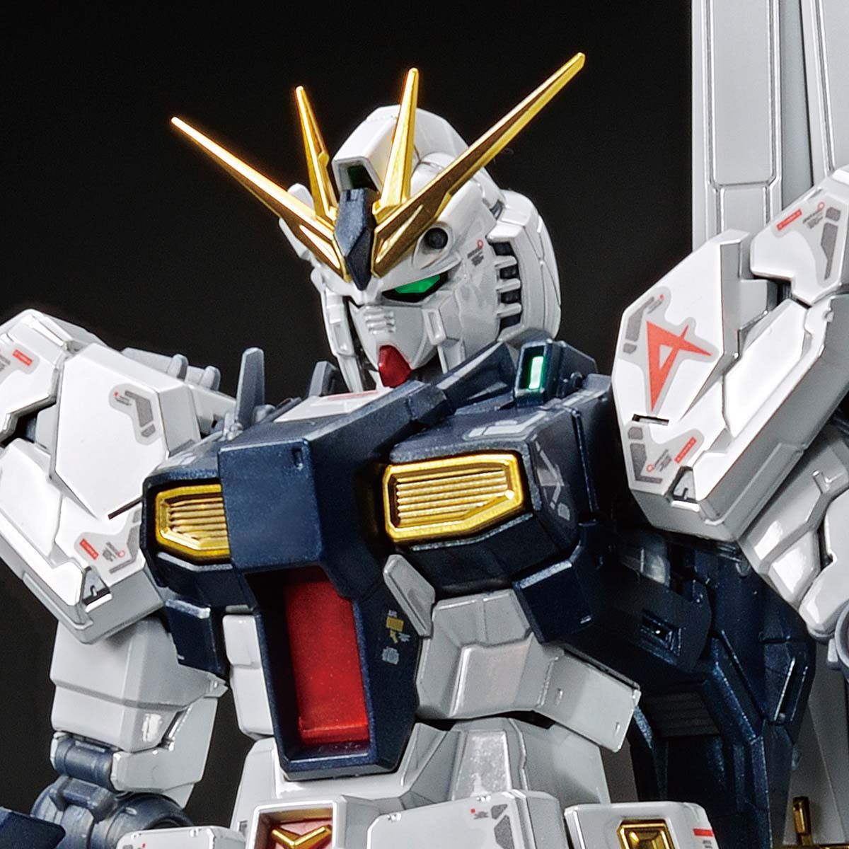 ＲＧ 1/144 【ガンダムベース限定】 νガンダム［チタニウム ...