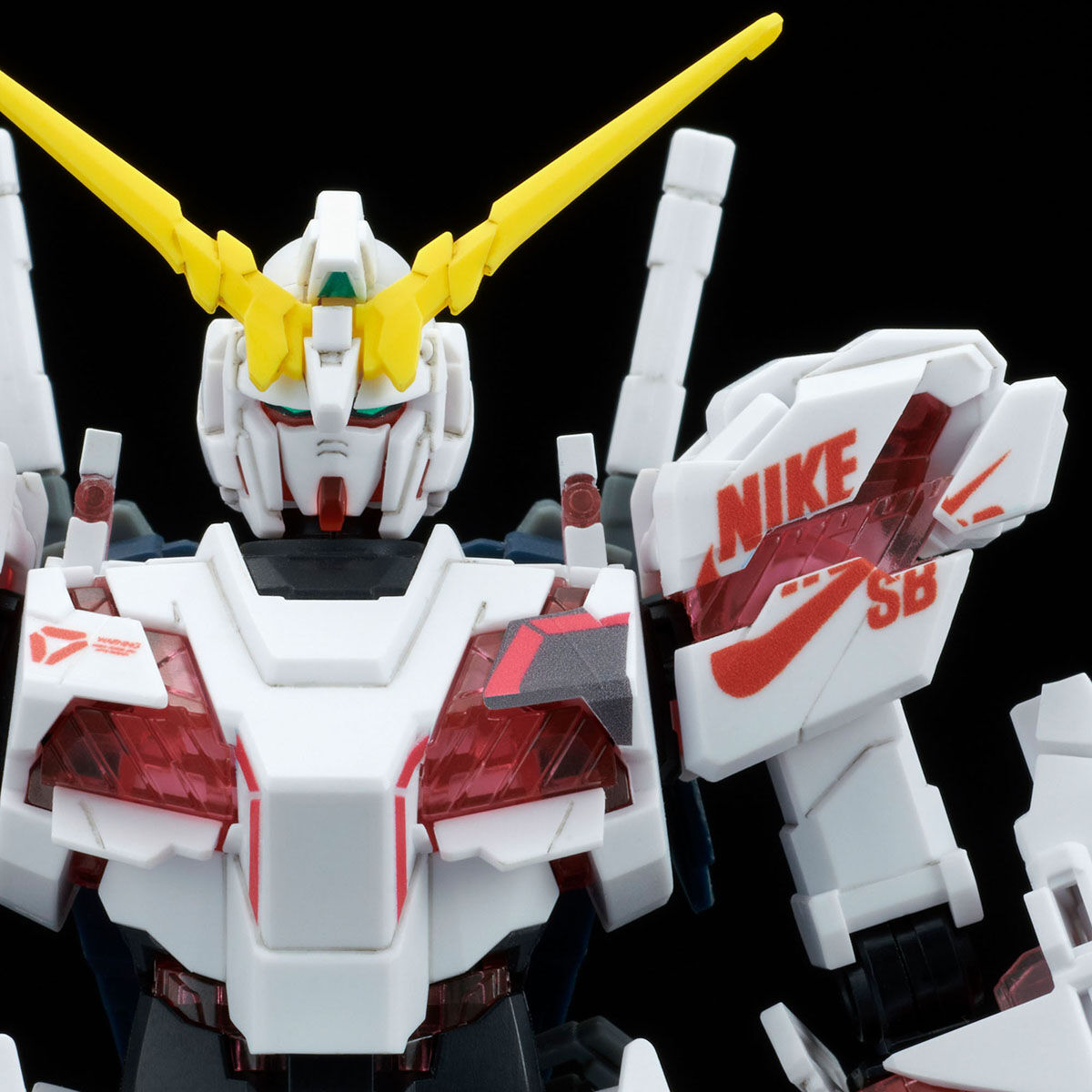 【匿名配送】ガンダムUC ガンプラHG1/144 ver. NIKEコラボセット