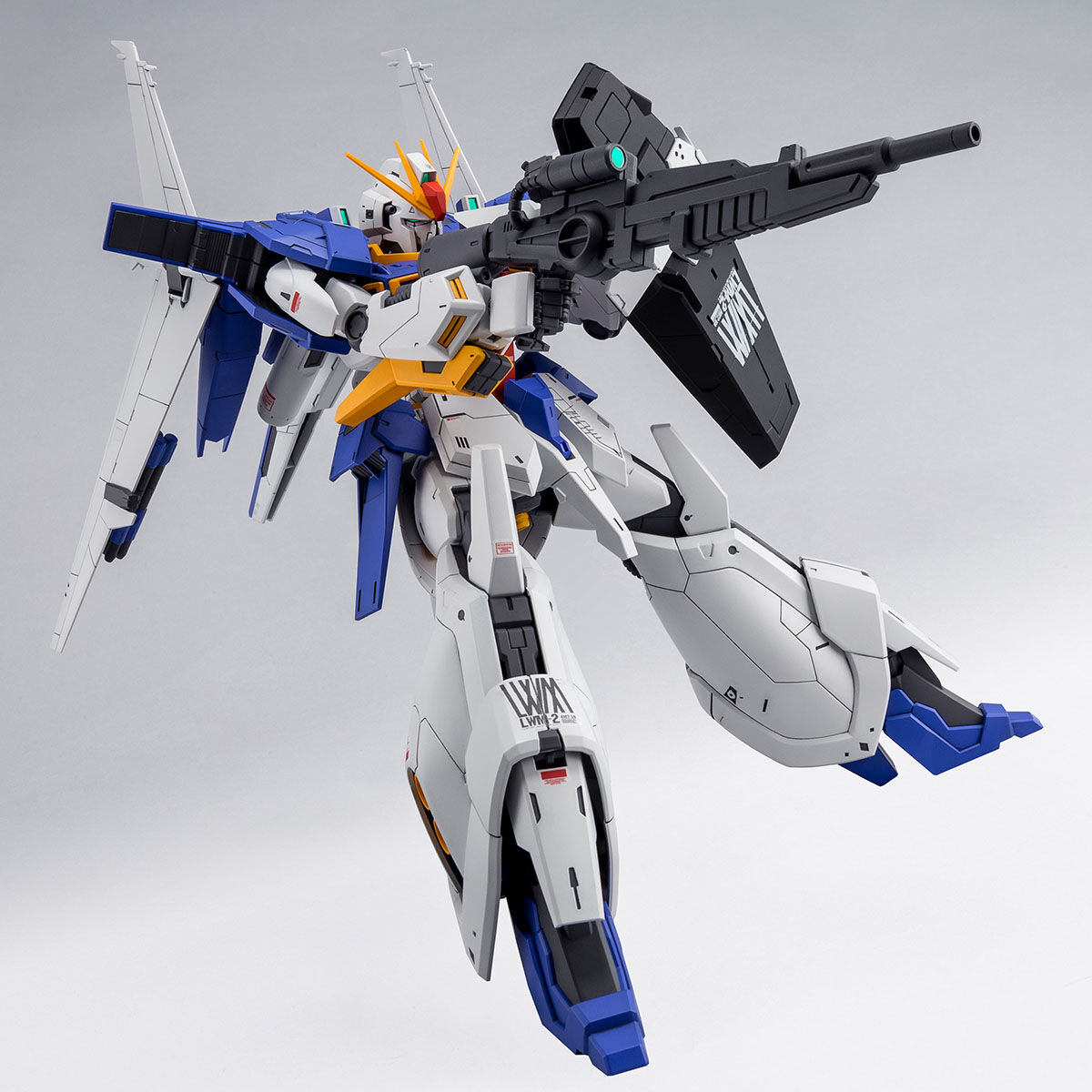 ガンダム リントヴルム 塗装済み 完成品 プラモデル