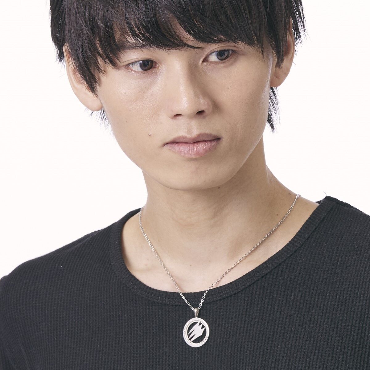 進撃の巨人セット バッジネックレスペンダント剣セット偵察軍団