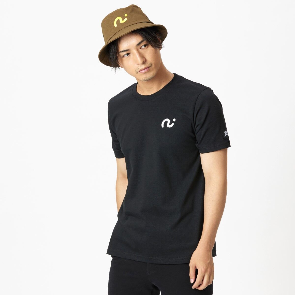 仮面ライダーblack ワンポイント刺繍tシャツ 仮面ライダーblack 趣味 コレクション バンダイナムコグループ公式通販サイト