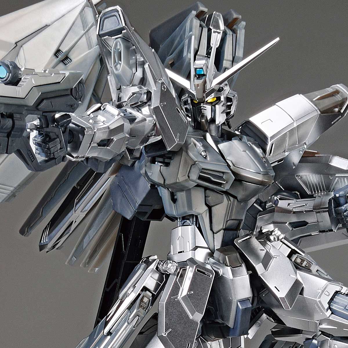 1/100 ベース限定 フリーダムガンダム Ver.2.0シルバーコーティング