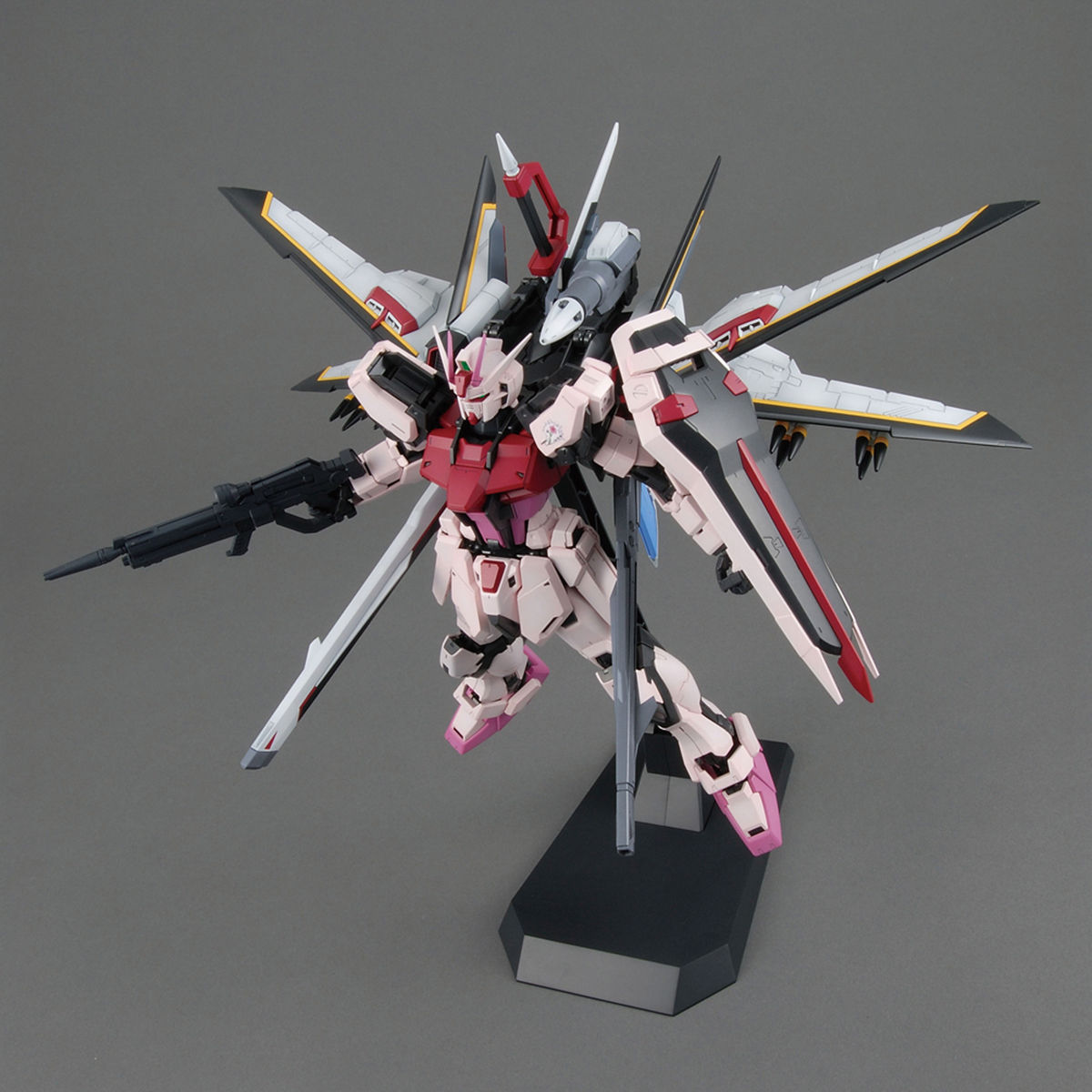 バンダイ MG 1／100 ストライクルージュ オオトリ装備 Ver.RM プ…