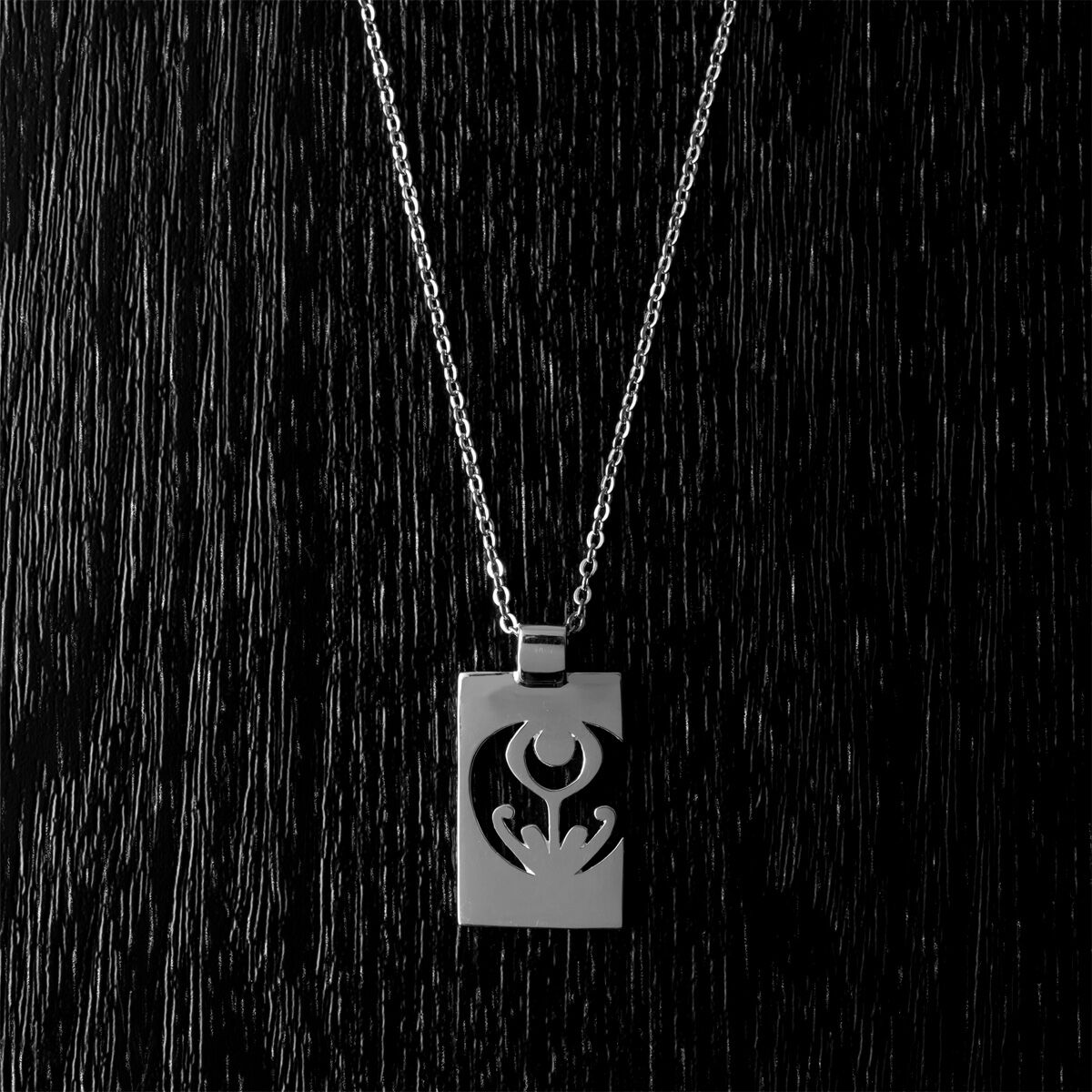 仮面ライダーキバ クレストsilverネックレス 仮面ライダーキバ 仮面ライダーキバ クレストsilverネックレス 仮面ライダーキバ