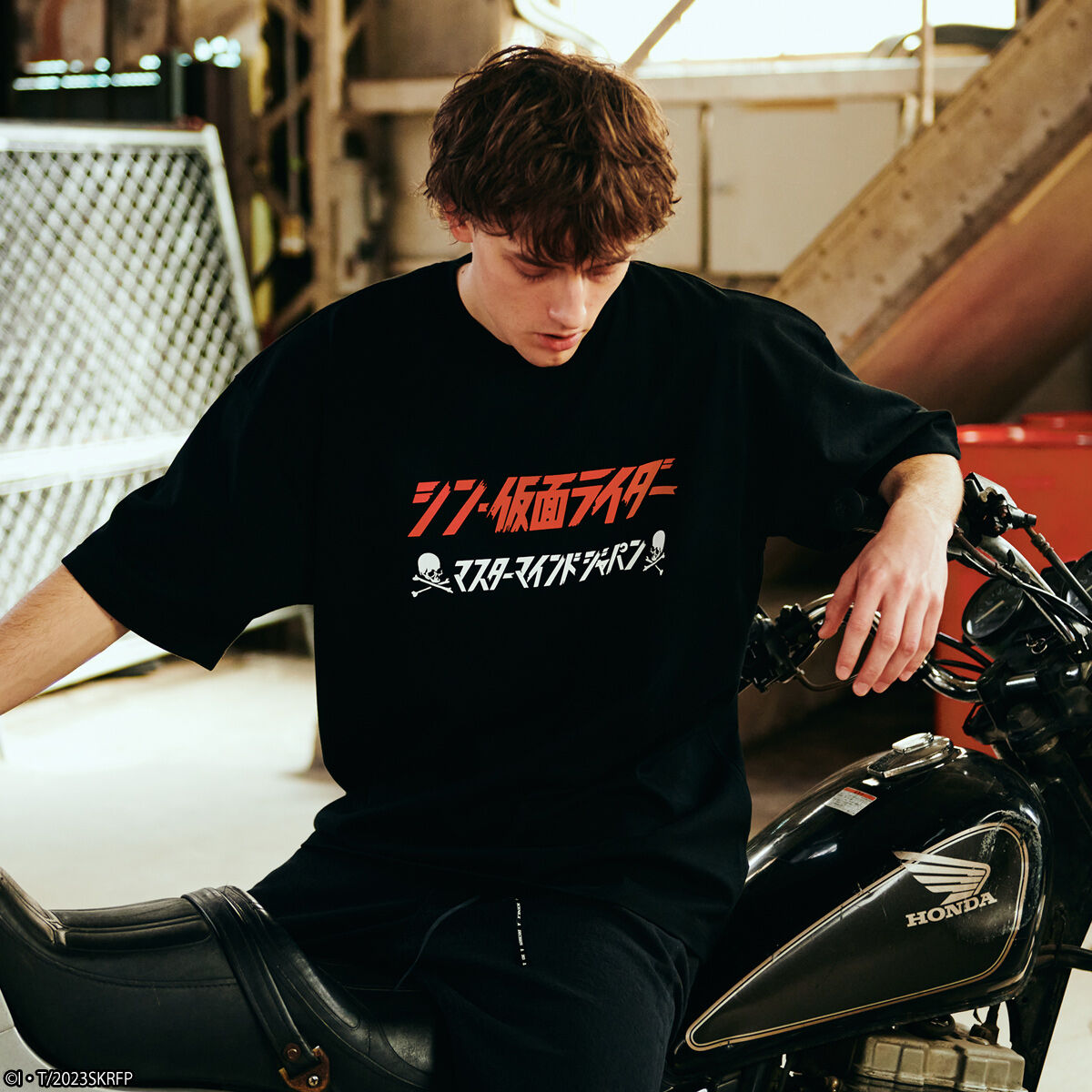 シン・仮面ライダー』mastermind JAPAN Tシャツ サークル柄 | 仮面