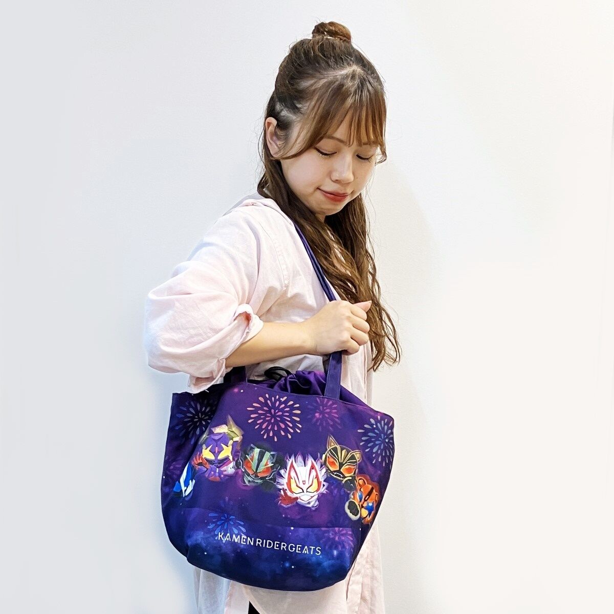 仮面ライダーギーツ 巾着口 トートバッグ 花火柄 | 仮面ライダー