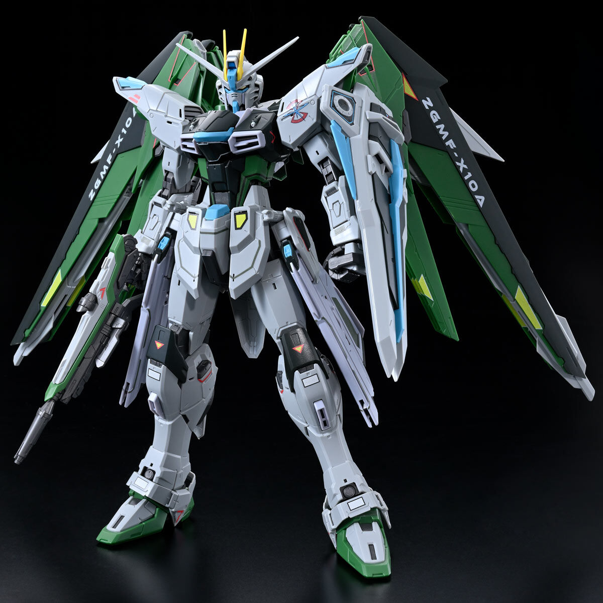 MG 1/100 ZGMF-X10A Freedom Gundam Ver.2.0(Real Type Color)