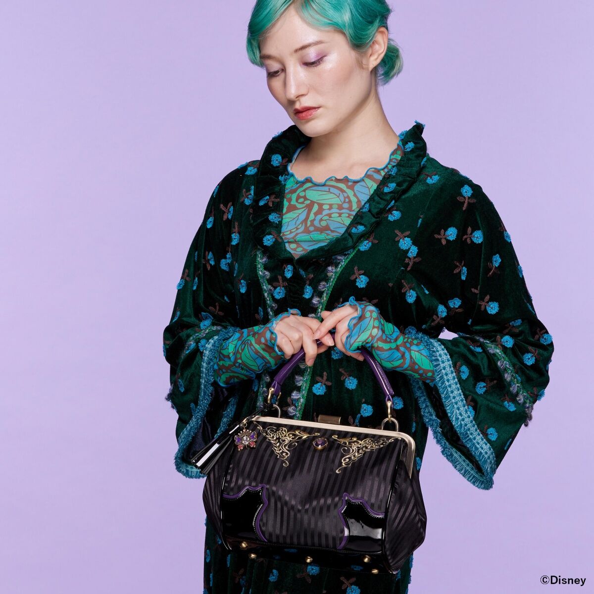 ディズニー ツイステッドワンダーランド』 ANNA SUI バッグ