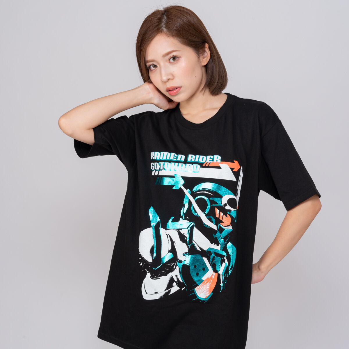 仮面ライダーガッチャード 箔プリントTシャツ【再販】 | 仮面 仮面ライダーガッチャード 箔プリントTシャツ【再販】 | 仮面