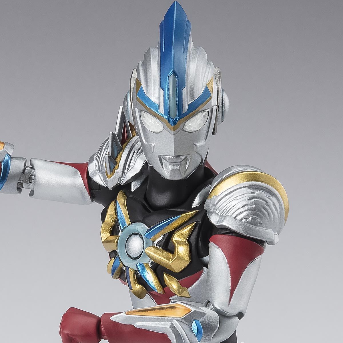 S.H.Figuarts ウルトラマンオーブ オーブトリニティ | ウルトラマンオーブ フィギュア・プラモデル・プラキット | アニメグッズ  ・おもちゃならプレミアムバンダイ｜バンダイナムコグループの公式通販サイト