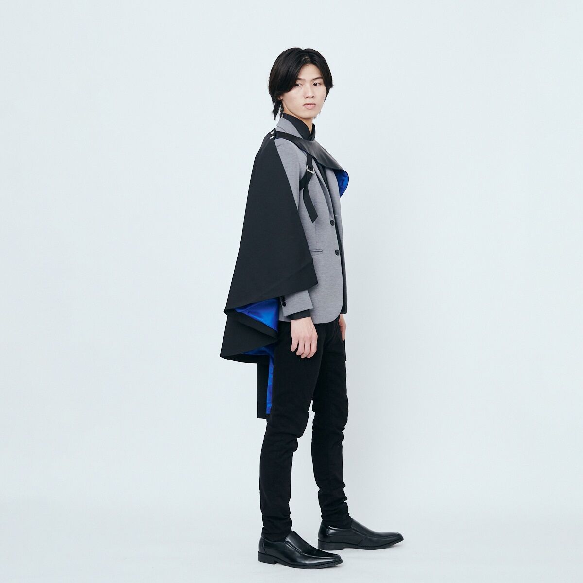 仮面ライダーガッチャード ミナト先生 マント（錬金アカデミーバッジ付