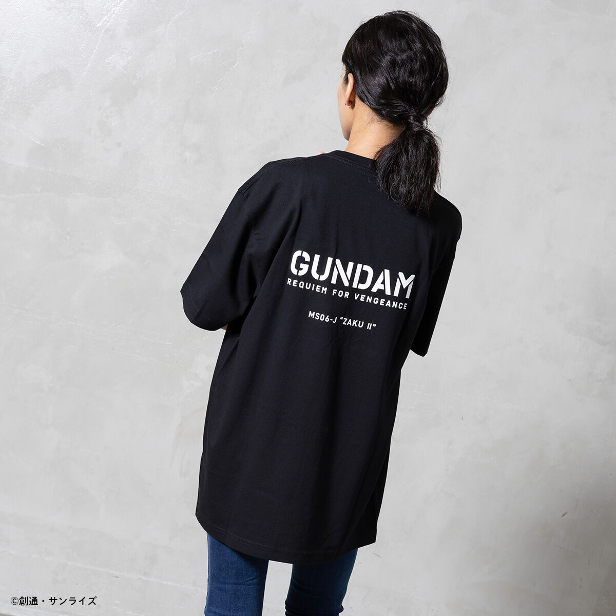 STRICT-G『機動戦士ガンダム 復讐のレクイエム』Tシャツ ZAKU II STRICT-G『機動戦士ガンダム 復讐のレクイエム』Tシャツ ZAKU II