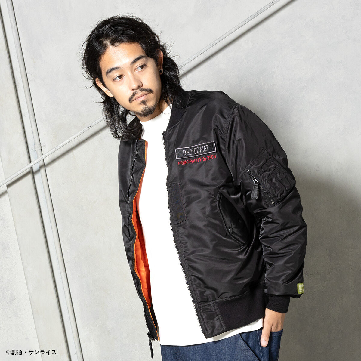 赤い彗星シャア／黒い三連星”のMA-1ジャケットが登場！ 右胸に各