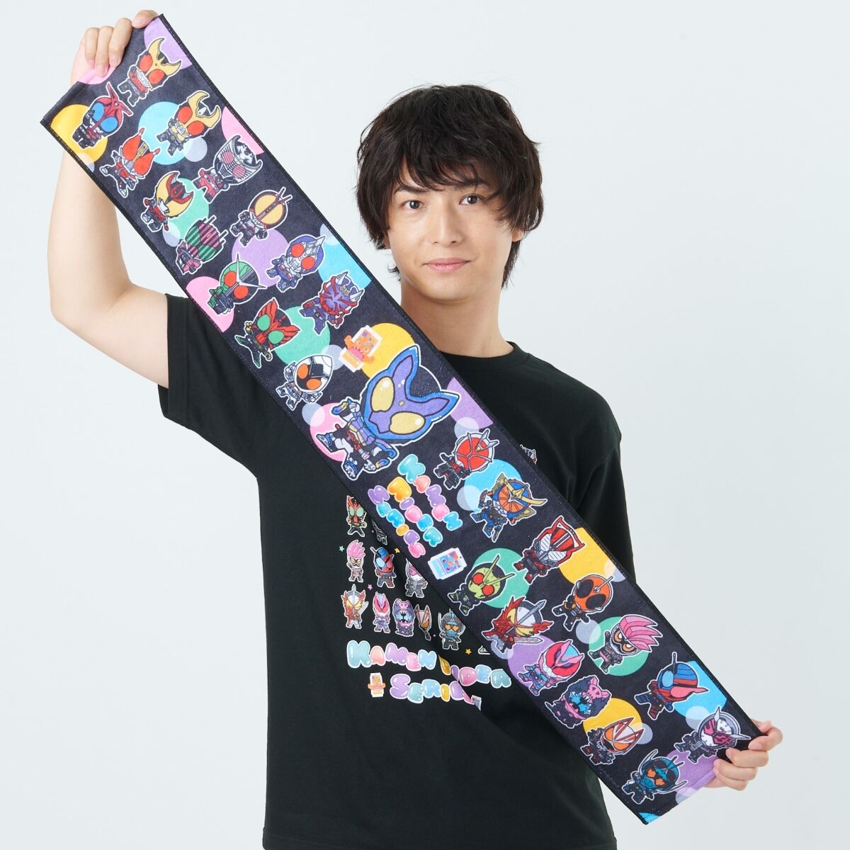 仮面ライダーガヴ＆仮面ライダーシリーズ デフォルメ マフラータオル