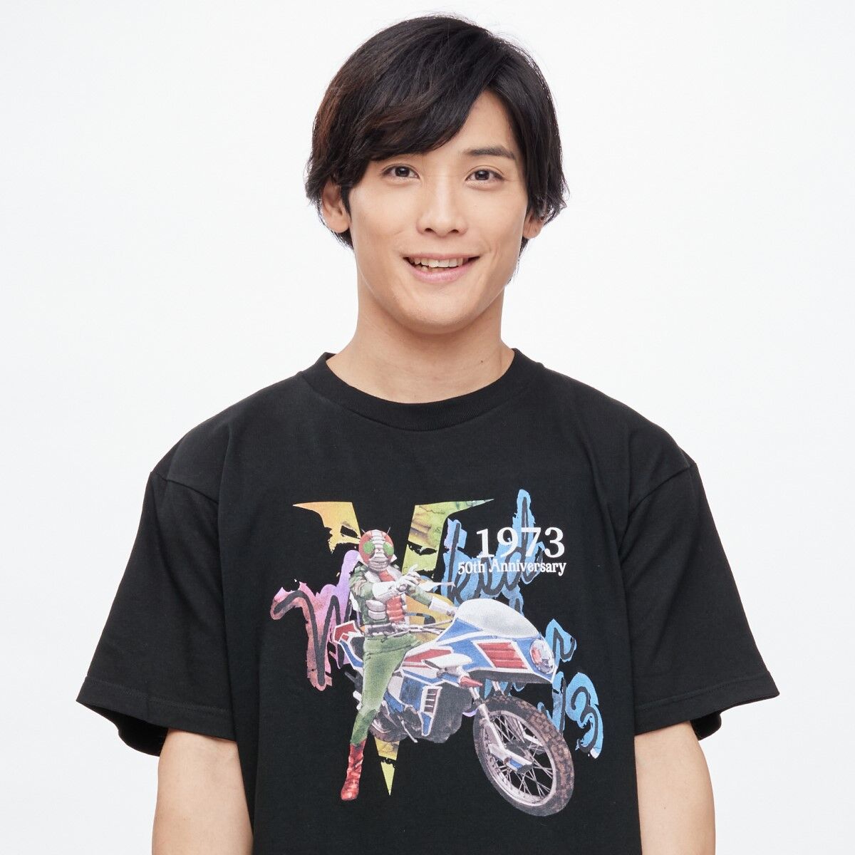 菅原芳人計画 仮面ライダーV3 50th Tシャツ | 仮面ライダーV3