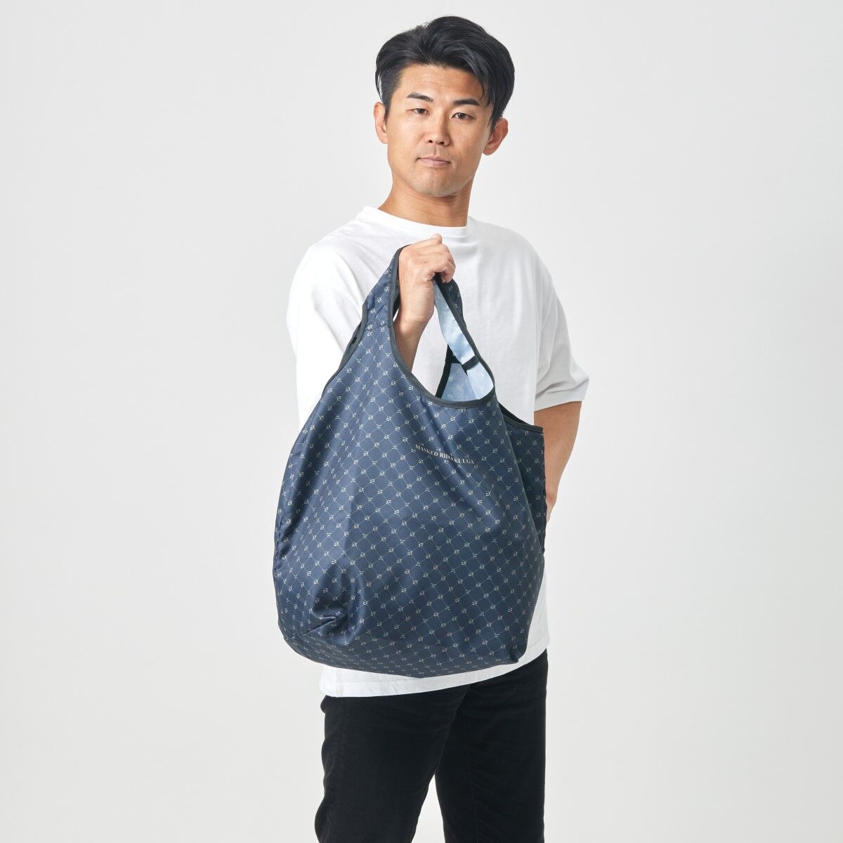 仮面ライダークウガ たためるトートバッグ | 仮面ライダークウガ