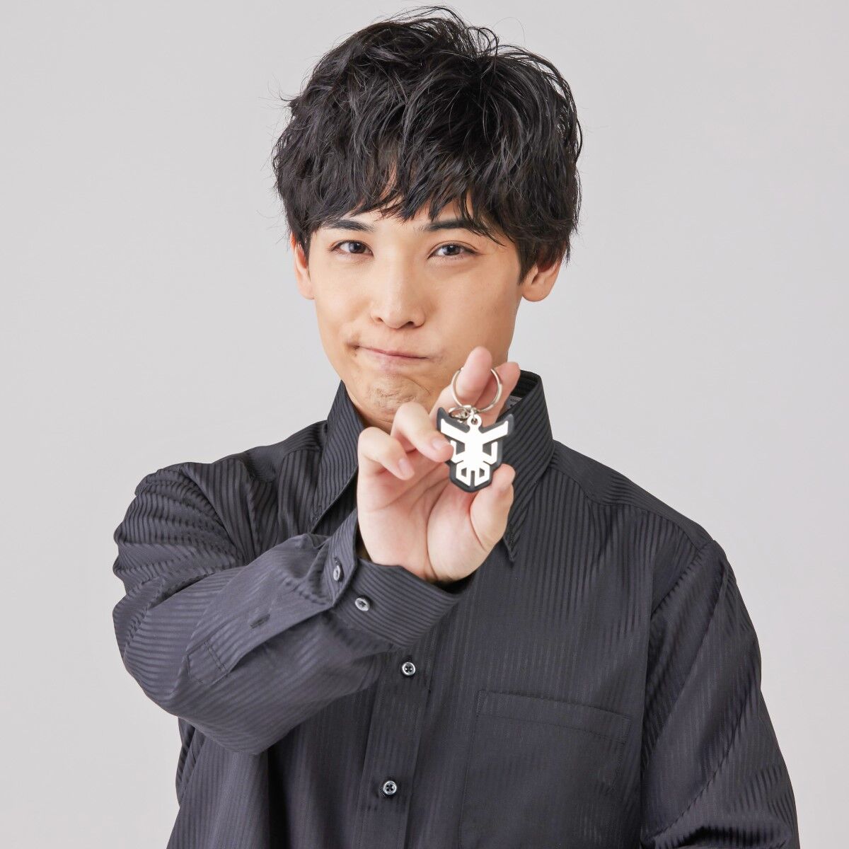 仮面ライダークウガ クウガマーク レザーキーホルダー | 仮面ライダー