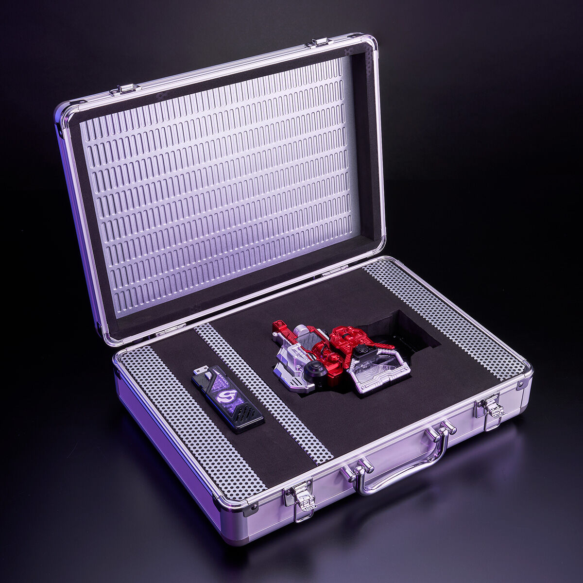 仮面ライダーエターナルロストドライバー CSMロストドライバーver.1.5、CSMエターナルエッジの予約受付が