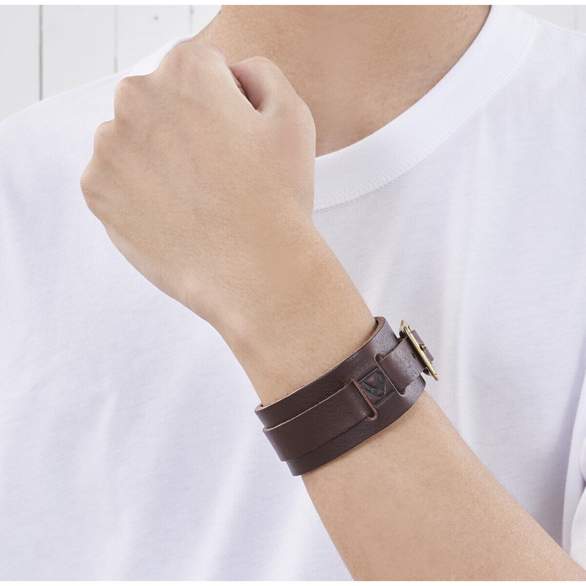 [5月末まで限定特価]仮面ライダーヴァレン辛木田絆斗35・36話着用衣装セットM 5月末まで限定特価]仮面ライダーヴァレン辛木田絆斗35・36話着用