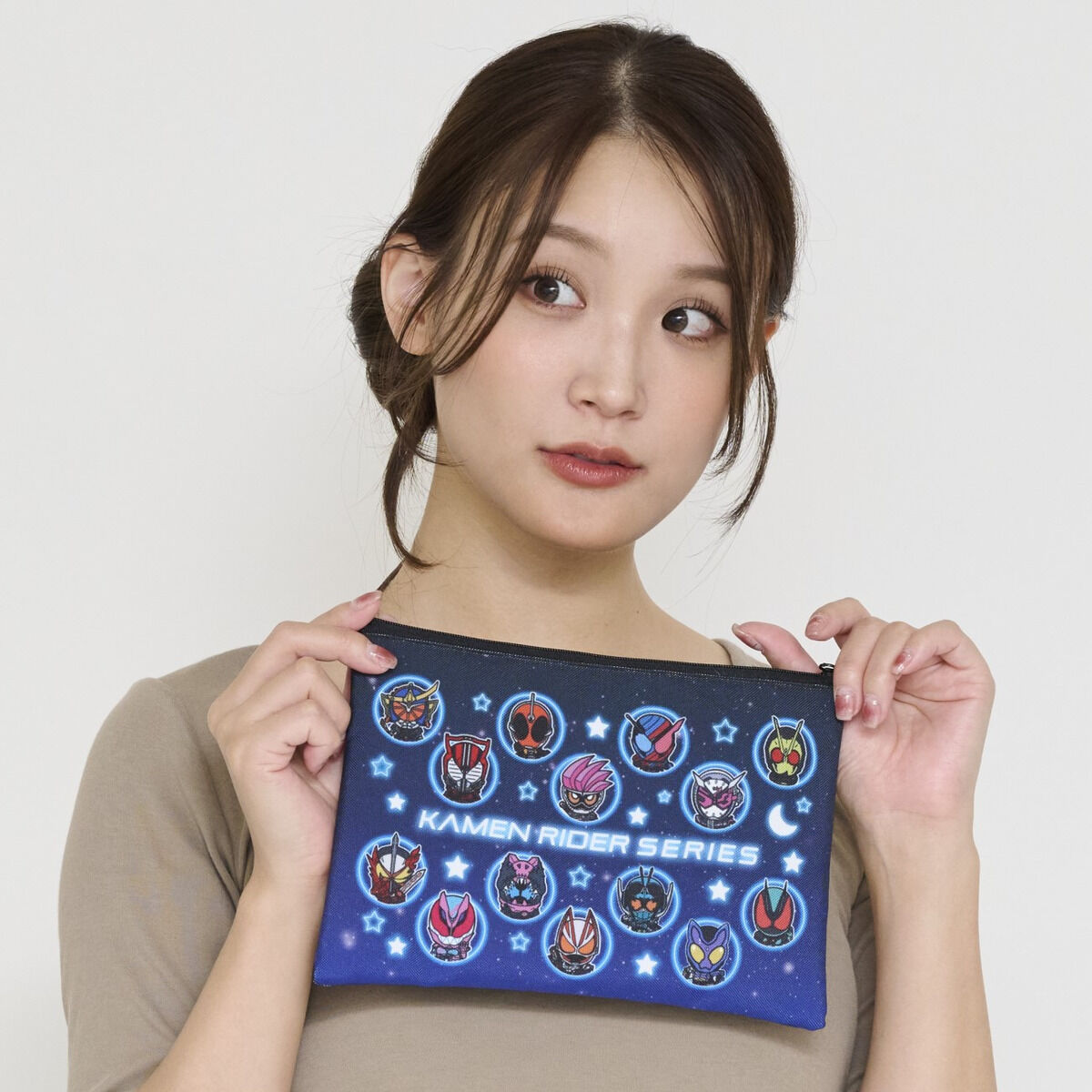 仮面ライダーゼッツ＆仮面ライダーシリーズ デフォルメ フラットポーチ
