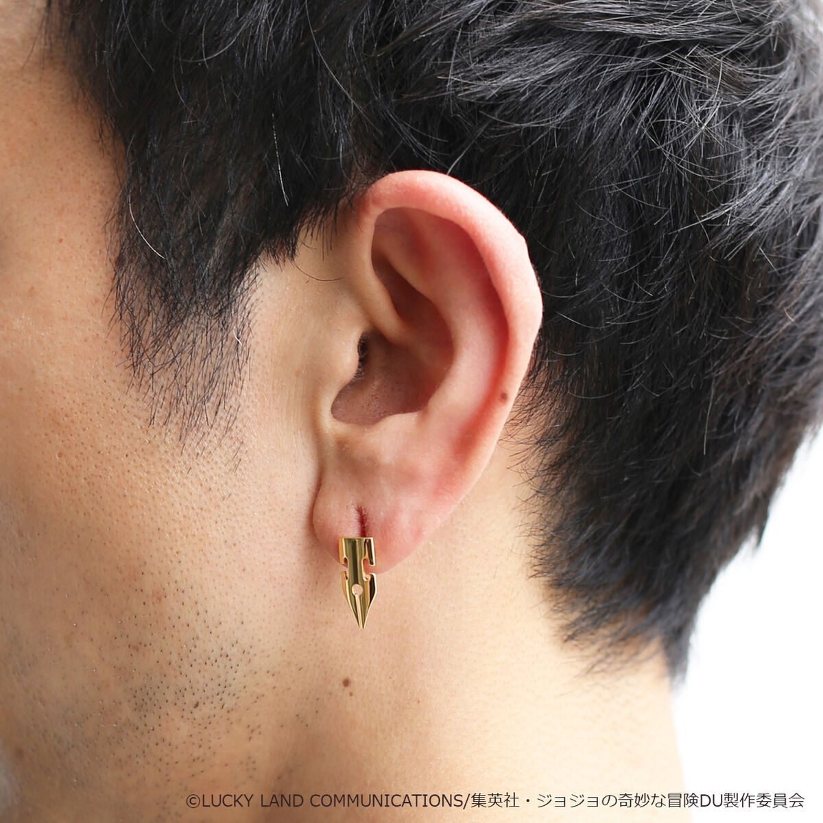 岸辺露伴　ピアス　Gペンピアス　ゴールド　ジョジョ Amazon.co.jp: ジョジョの奇妙な冒険 岸辺露伴は動かない 岸辺