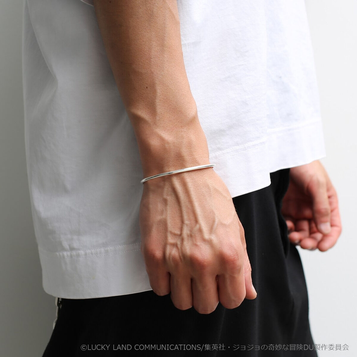 ジョジョの奇妙な冒険 ダイヤモンドは砕けない スタンドの矢 バングル Mサイズ JAM HOME MADE コラボ】ジョジョの奇妙な冒険 ダイヤモンドは