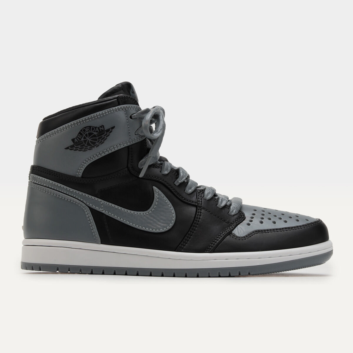 NIKE AIR JORDAN 1 HIGH 85 SHADOW AND REVERSE SHADOW MODEL