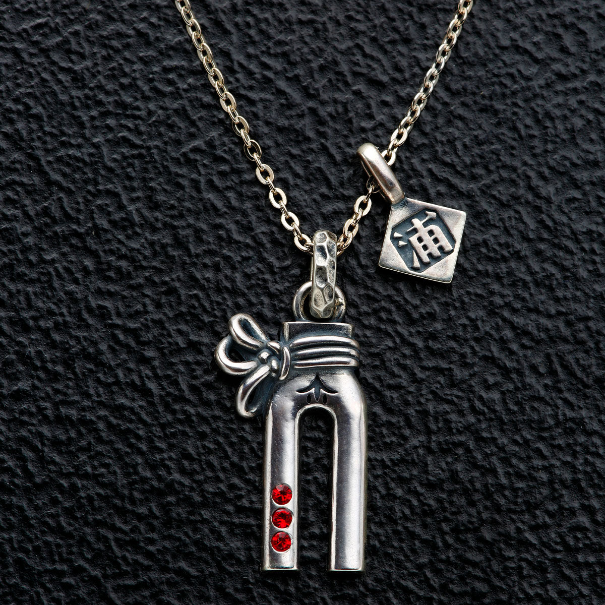 公式 BLEACH ブリーチ 黒崎一護 ペンダント シルバー925 ネックレス 公式 BLEACH ブリーチ 黒崎一護 ペンダント シルバー925 ネックレス