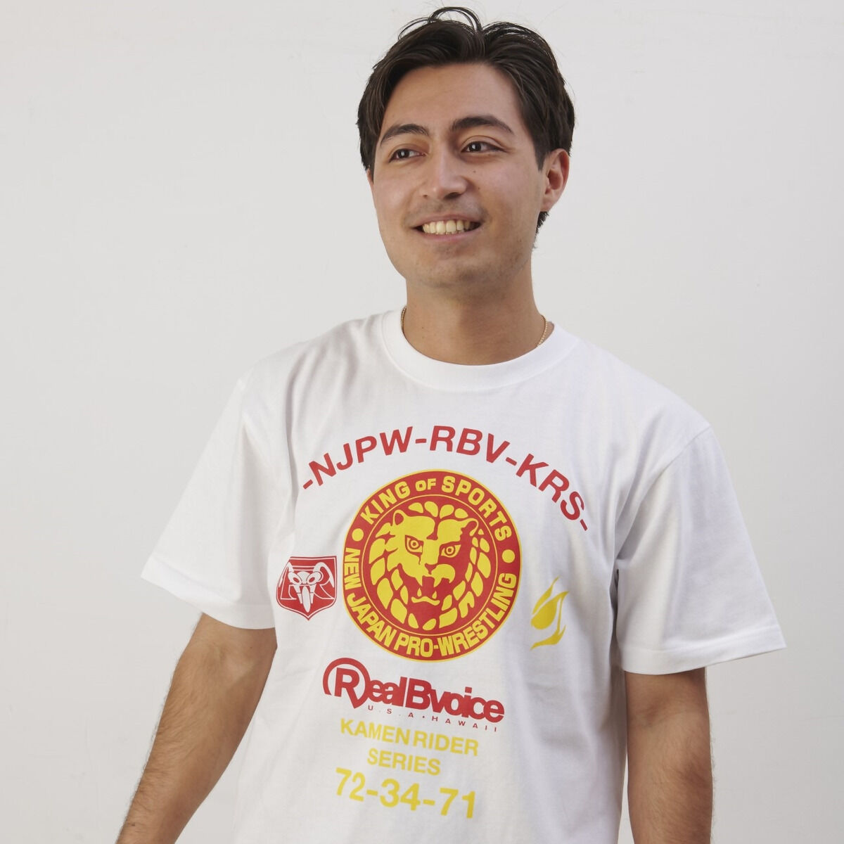 仮面ライダーシリーズ×新日本プロレス×RealBVoice Tシャツ（白