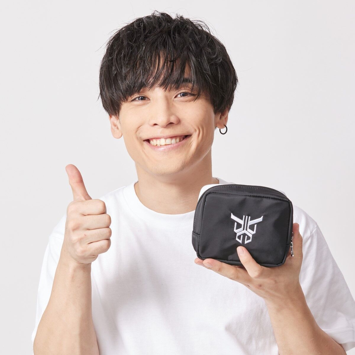 仮面ライダークウガ 刺繍ポーチ | 仮面ライダークウガ | アニメグッズ